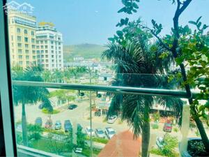Do chuyển định cư không sử dụng nên cần bán căn hộ 2Pn 80m2 trung tâm du lịch Bãi Cháy, Hạ Long