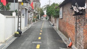 chỉ 3.3 tỉ. 47 m2. (mt, hậu 7.8 ) ngõ thông oto vào đất , đình trung