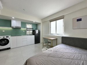 cho thuê căn hộ cửa sổ trời đón nắng,gần ngay bờ kè hoàng sa q3,máy giặt riêng,lh tư vấn xem phòng