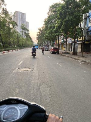 khu đô thị đại kim - phân lô ô tô tránh- mặt đường to- vỉa hè đá bóng