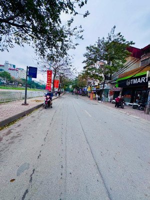 cho thuê nhà mặt phố khương đình, diện tích 100m2 x 3 tầng thông sàn, mt 6m, giá thuê 40 triệu