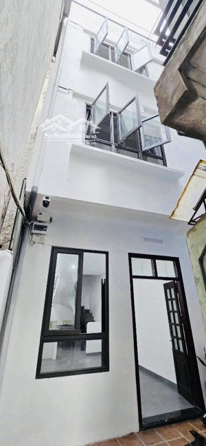 cho thuê nhà nguyên căn 4 tầng x 35m và 1 tum ngõ 59 hoàng cầu, đống đa, hà nội.