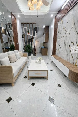 nhà có sổ đỏ, 5 tầng, lĩnh nam vĩnh hưng, 3.9 tỷ có bớt!