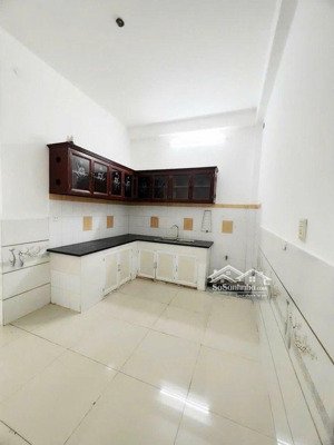 nhà đẹp hxh 5m thông 48m2 ngang 4,5m nở hậu-chỉ hơn 4 tỷ ngay ngã tư 4 xã