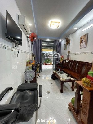 bình trị đông gần chợ lê văn quới 30m2 chỉ nhỉnh 3 tỷ giáp tân phú-nhà đẹp vào ở ngay