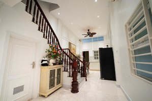 bán nhà kim mã ba đình dt 44m x 5t x mt 3,9m giá 17,6 tỷ có thương lượng