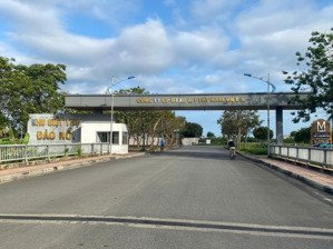 cần bán lô đất biệt thự 2 mặt tiền đối diện công viên, view sông khu biệt thự đảo nổi- giá cự tốt