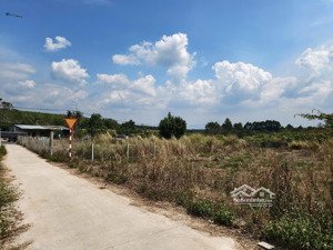 bán đất la ngà định quán 200m cách ql20 chỉ 40m giá 590 triệu