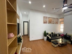 tập thể hơn 3 đồng, 60m2 , ô tô tránh đỗ cửa, ở cổ nhuế
