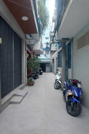 cạnh mặt tiền tt q10 lê hồng phong 40m 4 tầng 5pn 7 tỷ hơn