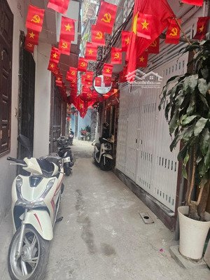 bán nhà 5 tầng 34m2 ở vĩnh phúc, nhà như mới đầy đủ đồ đạc, ngõ to ba gác thông, giá tốt nhất quận