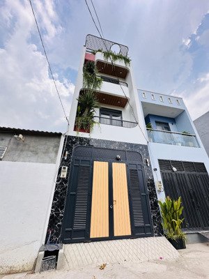 nhà 1 trệt 3 lầu tặng full nội thất sát bên thủ đức chỉ còn 6.2 tỷ