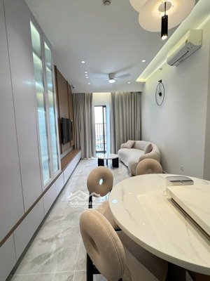 * the privia : 02 pn,02wc (68m2) full nội thất 14tr/th,02pn trống 10tr/th, 01pn -8.5tr/th