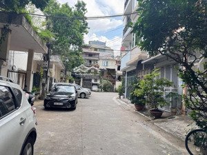 bán nhà ba đình- ngã 3 văn cao liễu giai- 48m 6 tầng thang máy nhỉnh 10 tỷ- ngõ nông-30m ra phố