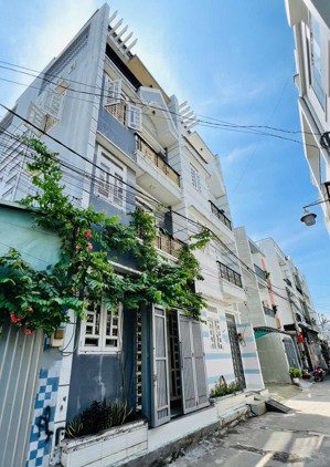 nhà phố mới ,đẹp ql13 ,cầu vượt bình phước - 55m2 - 6,5 tỷ -ngang 5,5m - ôtô đậu bên hông nhà