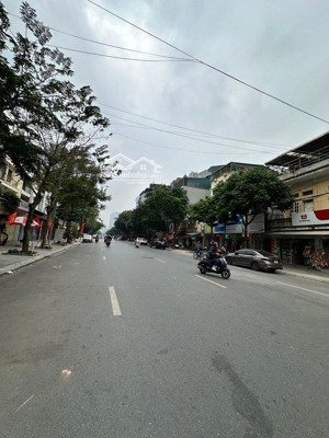 bán đất tt cầu giấy dt 77 m nhỉnh 13tỷ sổ vuông gần phố mặt tiền siêu rộng thoáng vị trí hiếm