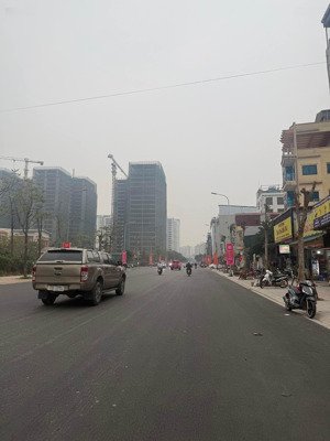 ngọc thụy lô góc đẹp 7 tầng thang máy vỉa hè ô tô tránh