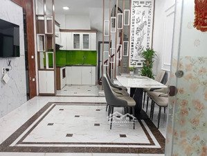 phúc lợi - long biên - 5 tầng - tặng nội thất - ngõ nông - 5.995 tỷ