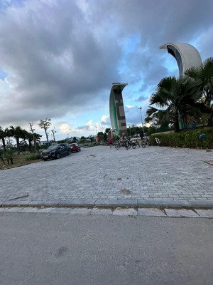 lô đất cực đẹp mặt vườn hoa chính ngọc thụy đường 30m - 70m lô góc giá đầu tư