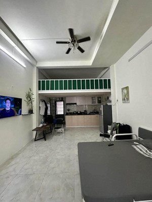 nhà rẻ chợ gần tân hương hxh 80m2 4mx20m 3 tầng - 30triệu/tháng - chỉ 7.x tỷ