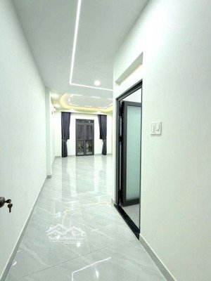 bán nhà 5 tầng mới tinh,hẻm 6m lê văn quới,gần ngã tư 4 xã