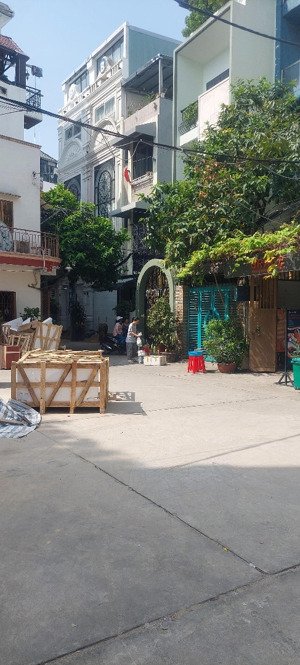 nhà 4 tầng. hẻm xe tải quay đầu. sát trần hưng đạo, võ văn kiệt: phố kinh doanh kim hoàn, đá quí.