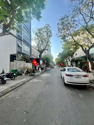 bán đất biển sơn trà- mt trần đức thông- ngay vương thừa vũ cách biển chỉ 300m