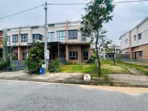 bán căn góc liên kế vườn 136m2 tại kđt oasis city, dân cư ở đông, sổ hồng hoàn công, giá 2,3 tỷ