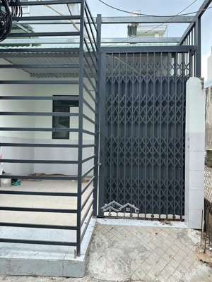 đất trống hiếm hẻm xe hơi khu y tế kỹ thuật cao, bình tân diện tích: 5m x 19m (94m2)