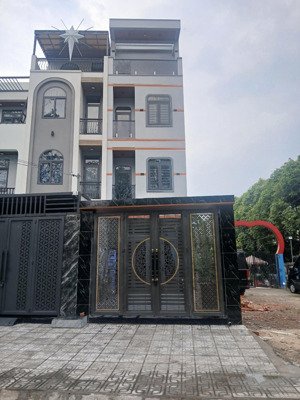 bán nhà đẹp tỉnh lộ 43 - trục vành đai 2, thủ đức, 70m giá 6.15 tỷ