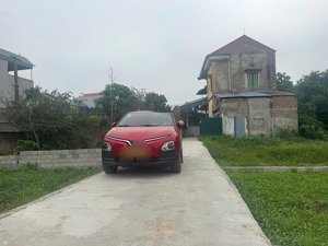 chỉ 2ty45 sở hữu 52,2m đất ngõ oto thông siêi hiếm. giáp lưng các đại đô thị lớn súnhine, vin ocean