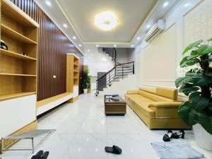 8.35 tỷ, 38m2, 4 tầng, 4 ngủ, kim ngưu, ful nội thất, hbt