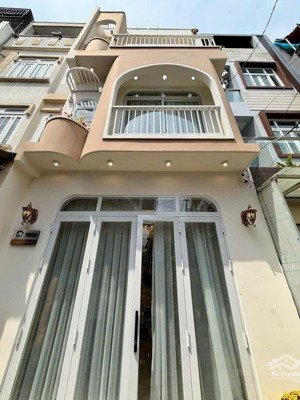 bán nhà hxh dt 4m*15m 9ty190 3tầng trần văn quang