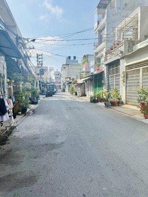 nhà 4 tầng đường nhựa 12m gần aeon tân phú 83m ngang 6.1m dòng tiền sẵn chỉ nhỉnh 7 tỷ