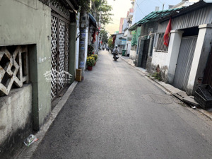 nhà 3 tầng 2pn, 30m đất đường quốc lộ 13, hịêp bình phước, shr