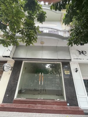 cho thuê nhà mặt đường chùa hàng, gần hồ lâm tường, vỉa hè rộng, vừa ở vừa kinh doanh