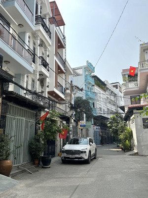 bán nhà lê văn thọ - gần cv làng hoa - 5 tầng 4pn - hxh đỗ sát mt - sổ đẹp nở hậu - nhỉnh 8tỷ tl