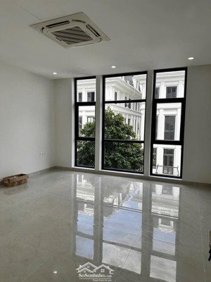 cho thuê sh hoàn thiện, thang máy tại dự án louis hoàng mai lh em hưng