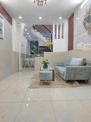 nhà mới full nội thất 4*14m 1lầu 2pn 2wc hxh phạm văn chiêu