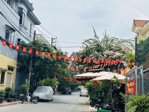 khu vip bên sông hbc- thủ đức- gần gigamall-128m2-ngang 8m- hầm, 3 tầng, thang máy, sân thượng,17ty