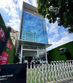 bán tòa nhà mt hai bà trưng - dt: 20x35m. cn 700m2 hầm + 10 lầu - hđt 1.8 tỷ/tháng - giá 375 tỷ