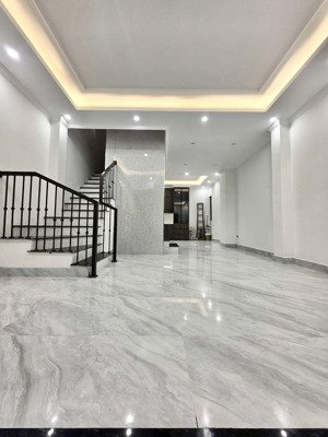 bán nhà xuân đỉnh ,tây hồ - 50m -4 tầng- mt 5m- cách phố 15m- sổ vuông- 15,5 tỷ.