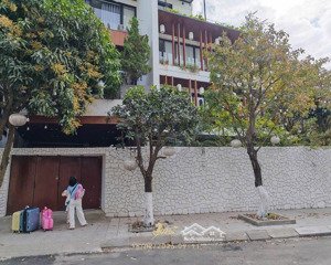 căn villa góc 2 mặt tiền trung tâm đà nẵng - nằm ngay cạnh sân bay