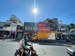 bán tòa nhà mặt tiền trần hưng đạo - dt: 12 x 36m - cn: 450m2 - hầm + 4 tầng - giá bán: 90 tỷ