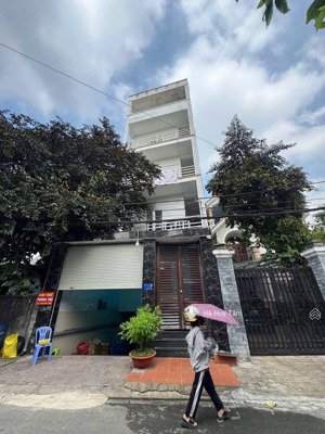 bán chdv doanh thu 4 tỷ/năm ngay đhgtvt hồ chí minh