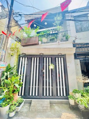 bán nhà 44m2 sát trường đh marketing q7 giá 5,5 tỷ