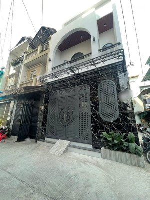 chủ thiện chí bán nhà mới góc 2 mặt hẻm tân hoà đông. dt: 5.3x12.2m trệt 1 lầu. có phòng ngủ trệt.