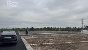 alo alo hot hot hot riêng ngày hôm nay 8/3. cứ chị em nào cọc đất. huyền xin tặng ngay 1 chỉ vàng