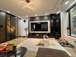 gđ bán nhà phố đội cấn, ba đình, 5 tầng, thang máy nhập khẩu, 6 nhà ra mặt phố, trước nhà thoáng