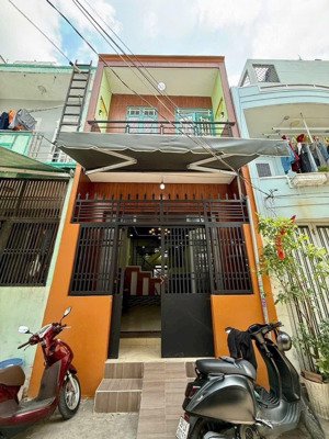 nhà hxh 2 mặt tiền trước gần khu tên lửa. dt: 4.1x15.5. trệt 1 lầu kiên cố. 3pn 2wc. giá: 5.6tỷ